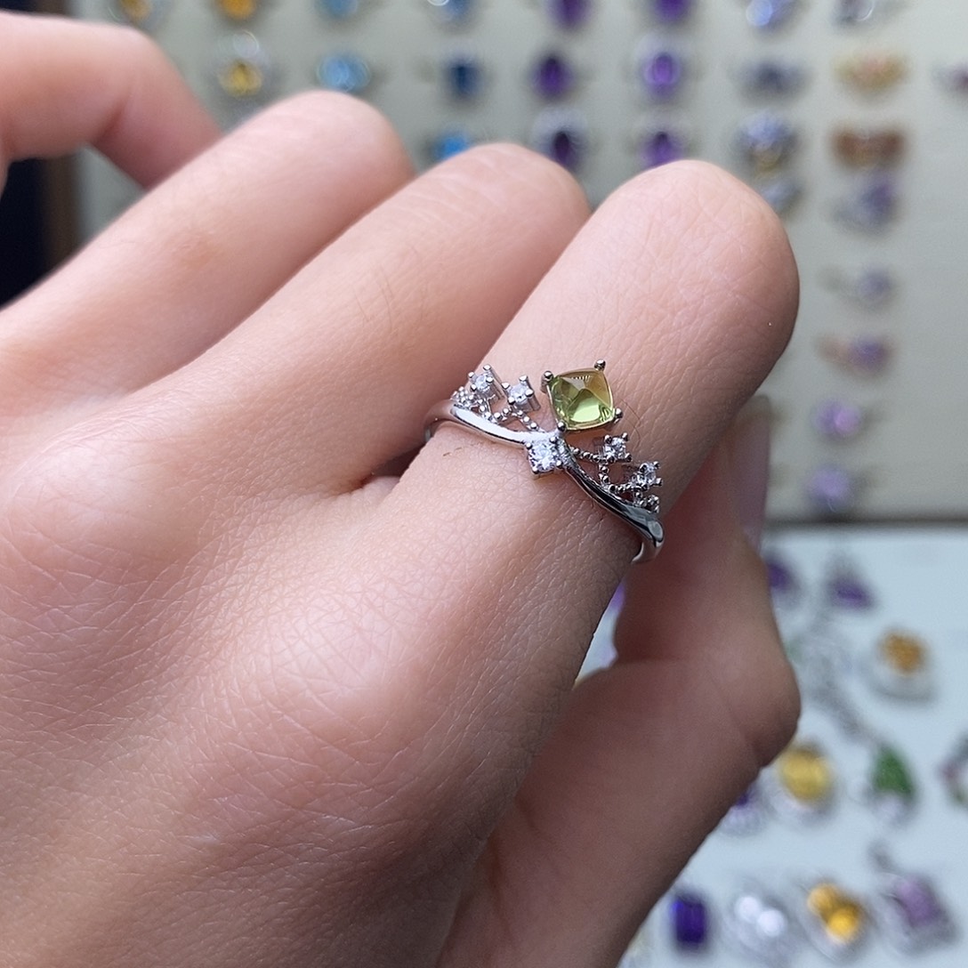 橄榄石戒指银S925镶嵌（需要证书备注）