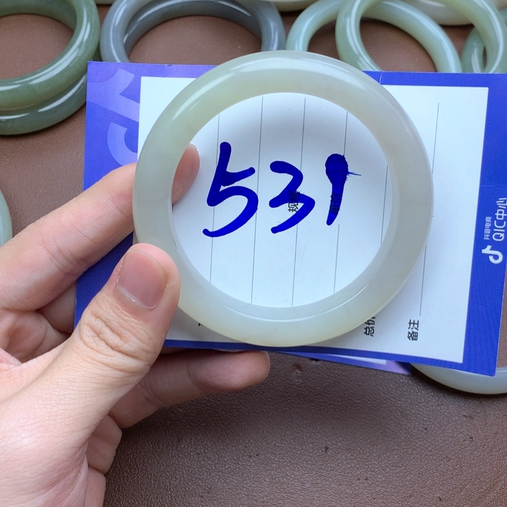 小***啊和田玉未镶嵌手镯