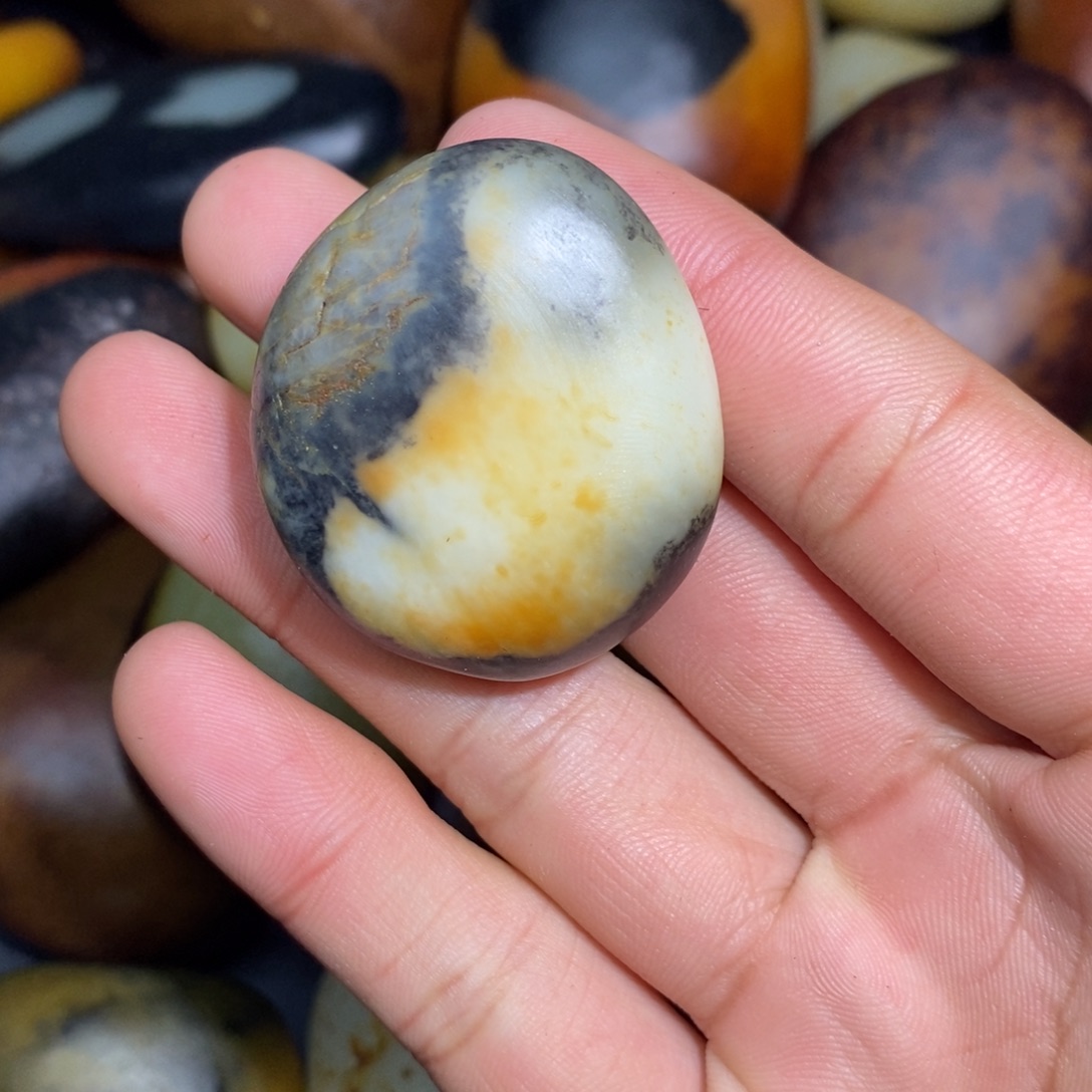 和田玉未镶嵌珠宝奇石