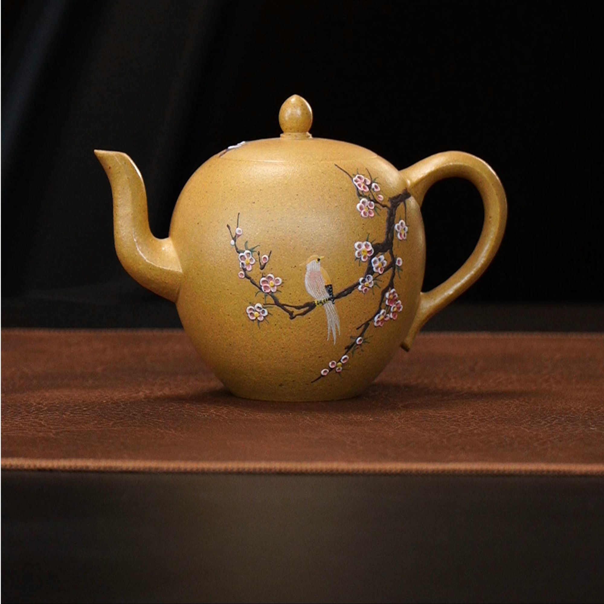 宜兴原矿紫砂壶『 美人肩』黄金段泥 ·200CC