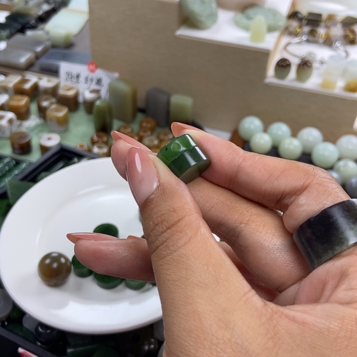 未镶嵌和田玉珠宝半成品蓝*