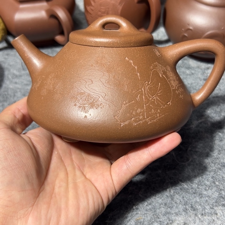 鞍***钱紫砂茶壶精品制作