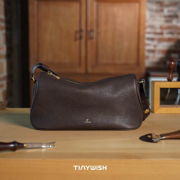 TINYWISH/微许福宝马鞍皮保龄球包 女士时尚真皮复古休闲棕色