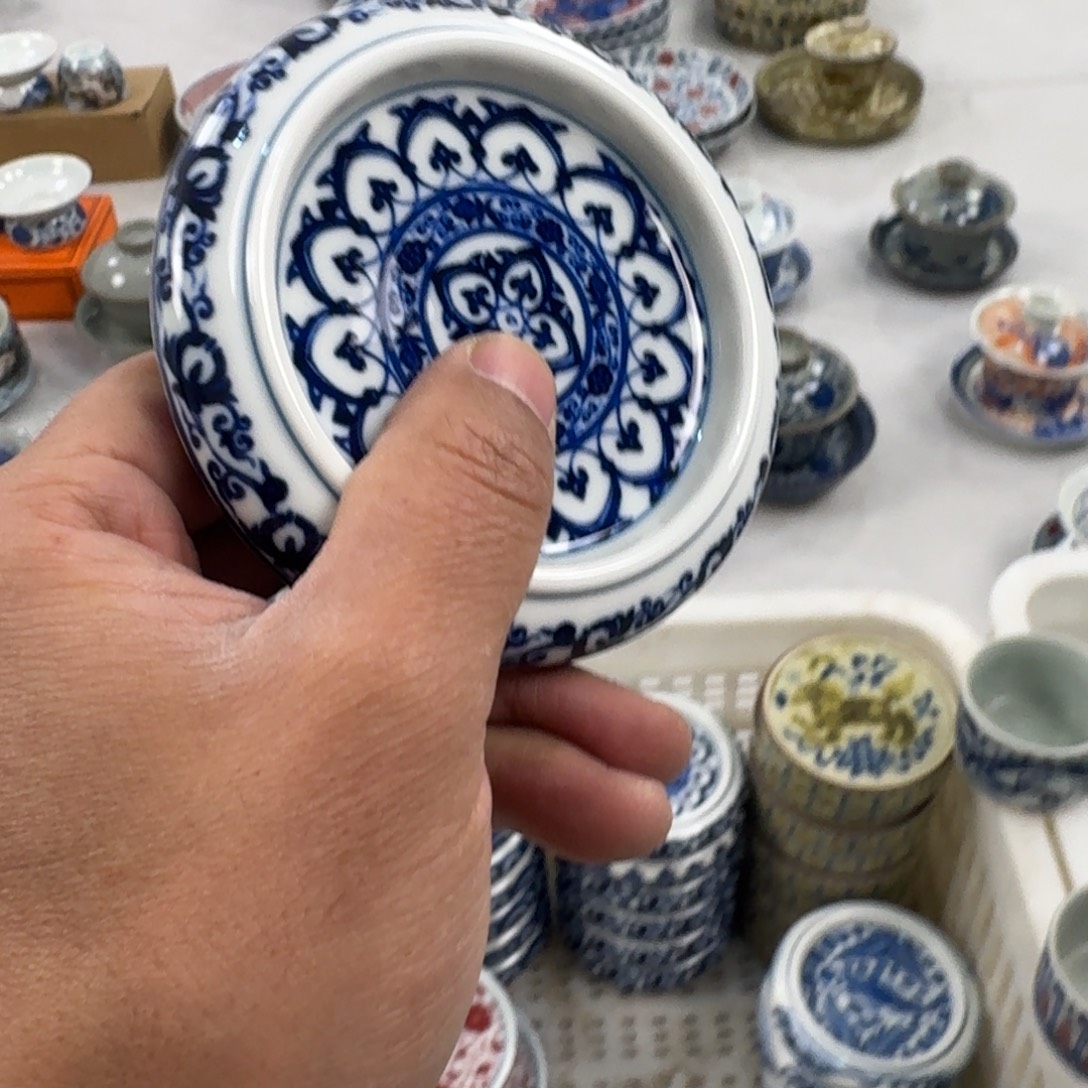 摆件青花宝箱盖置