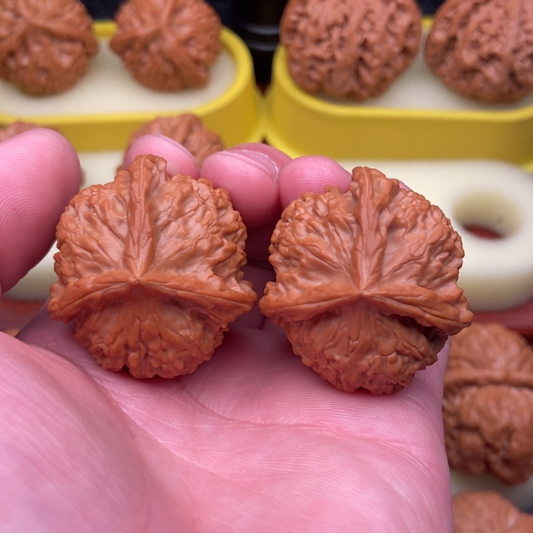 文玩核桃把件金锭三棱35