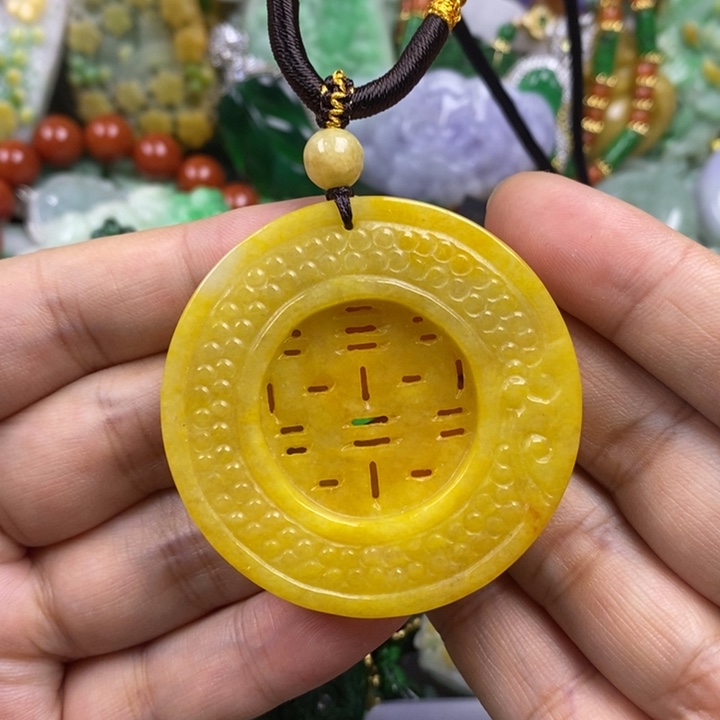 翡翠未镶嵌吊坠(赠链)