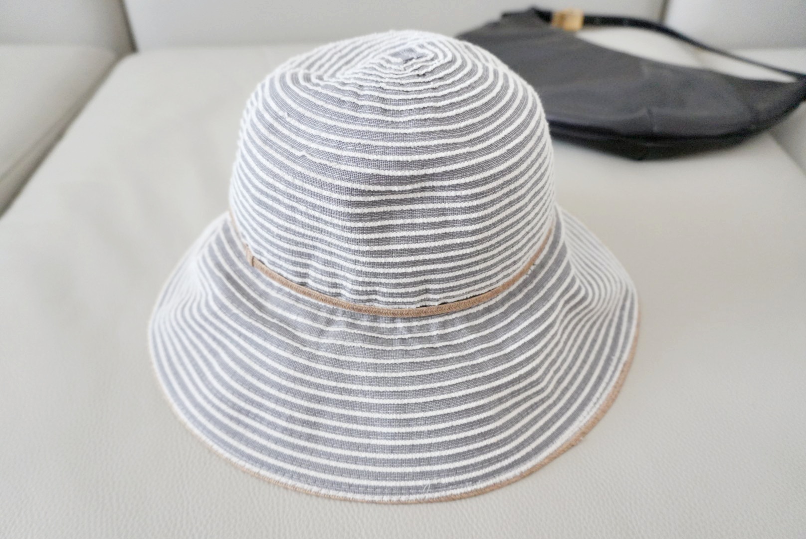 M7 日专柜大帽檐条纹渔夫帽