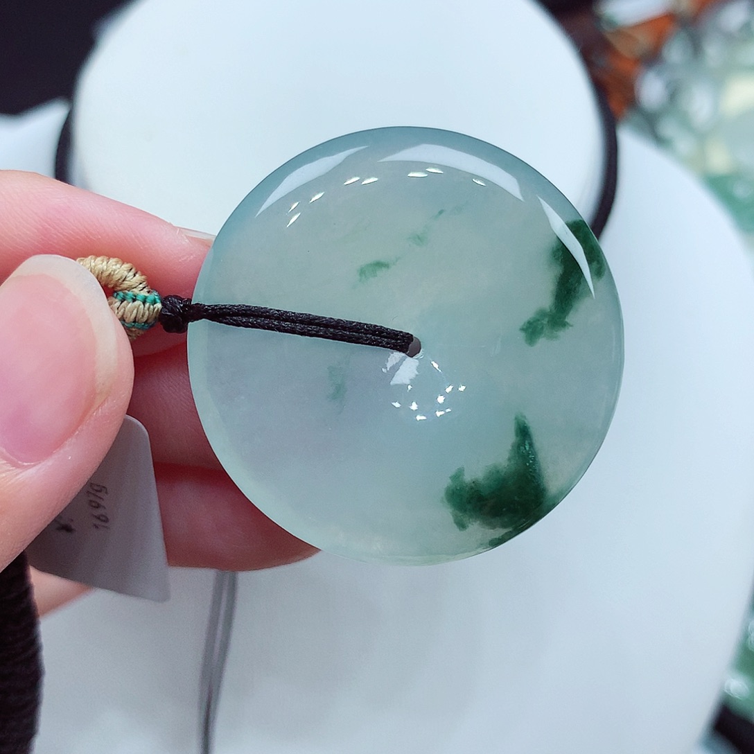 翡翠未镶嵌颈饰编号26，34.2/6