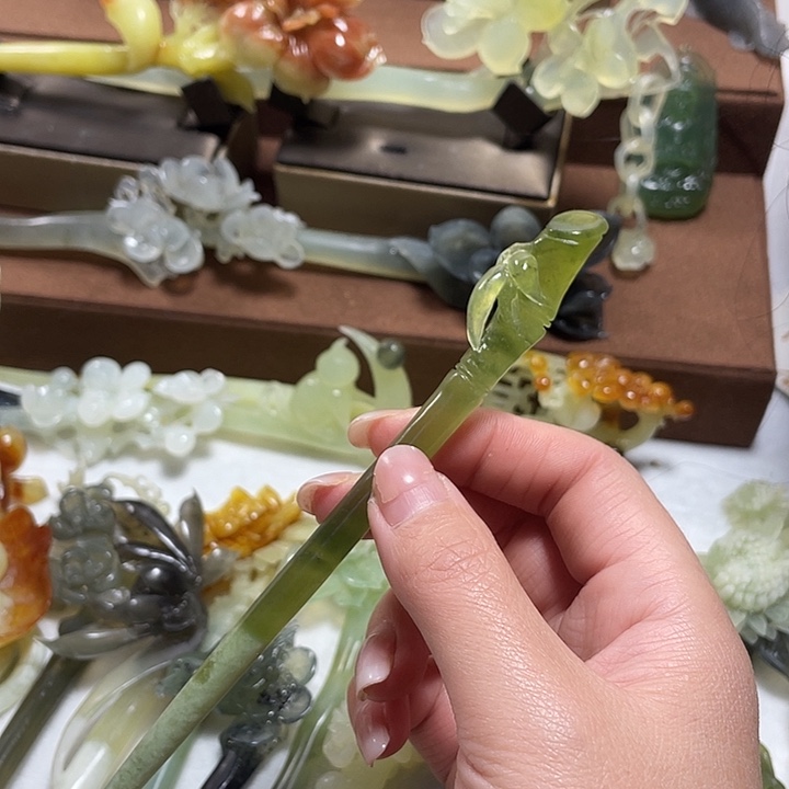 蛇纹石玉未镶嵌发饰