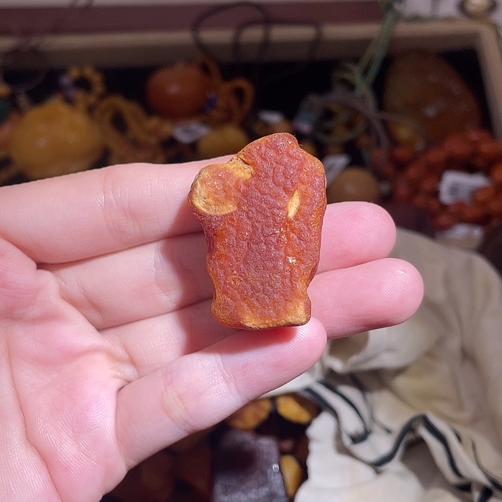 未镶嵌琥珀珠宝奇石天****转
