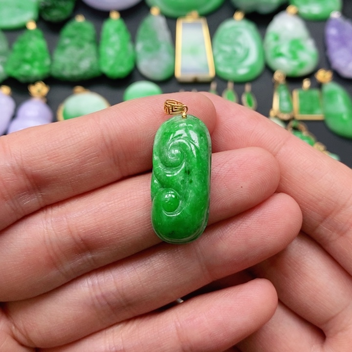 翡翠颈饰未镶嵌吊坠