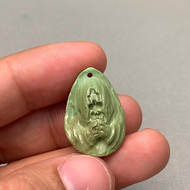 绿松石未镶嵌颈饰