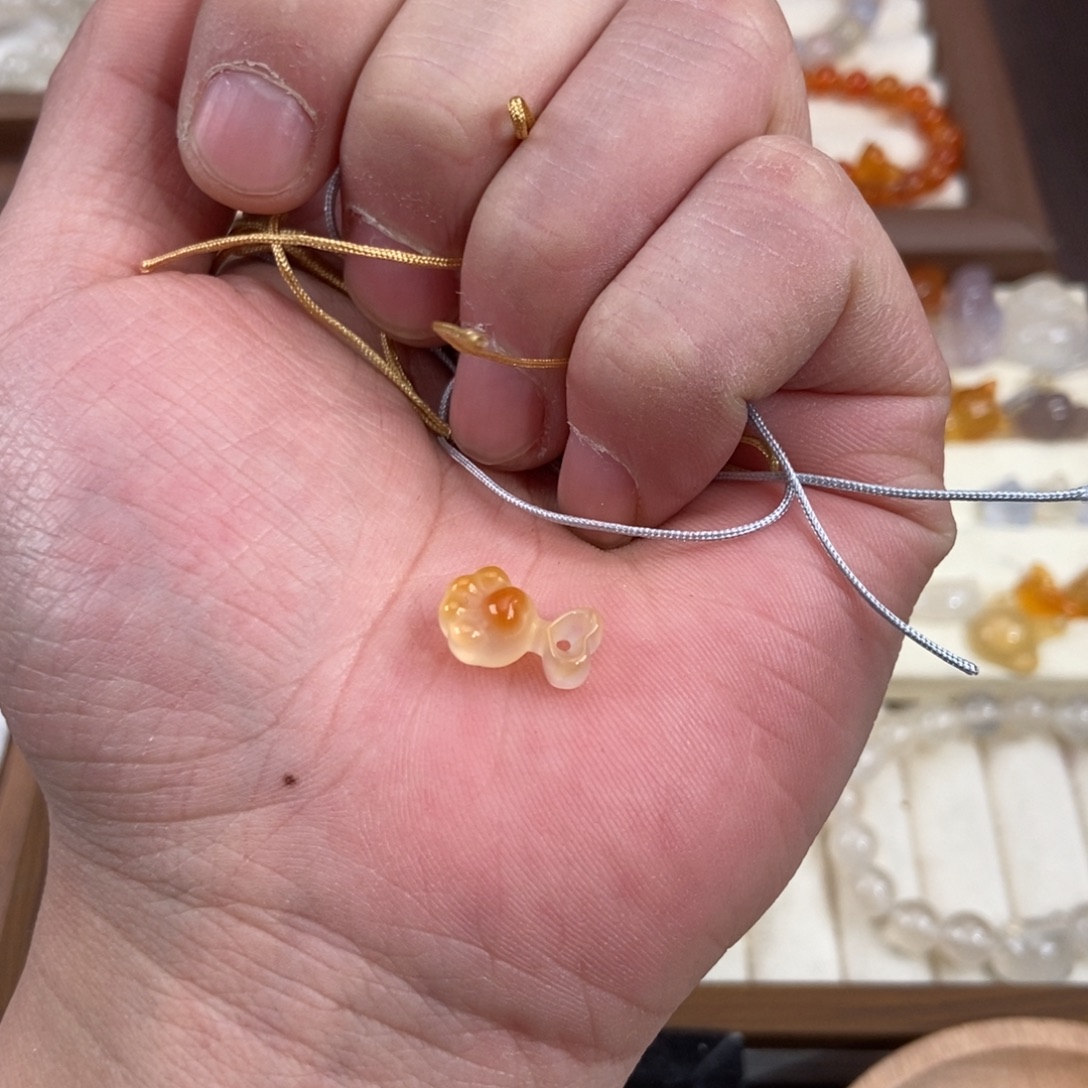 玉***粒玛瑙/玉髓未镶嵌手链玉米粒