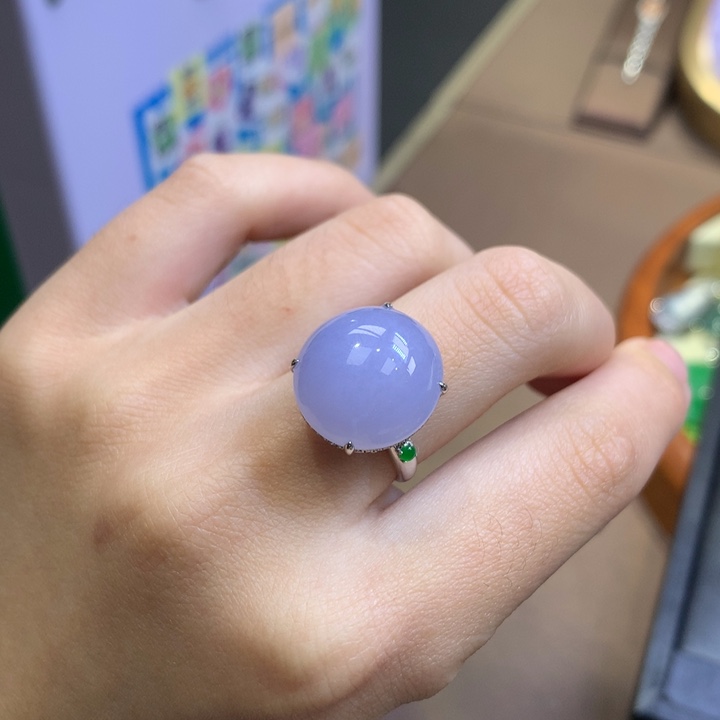 翡翠18K金镶嵌颈饰翡翠