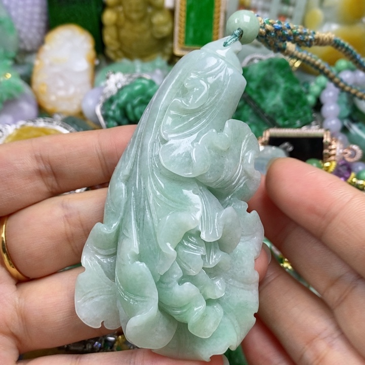 翡翠吊坠(赠链)未镶嵌