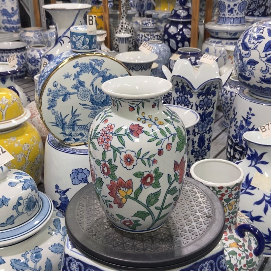 摆件花瓶手绘釉下彩