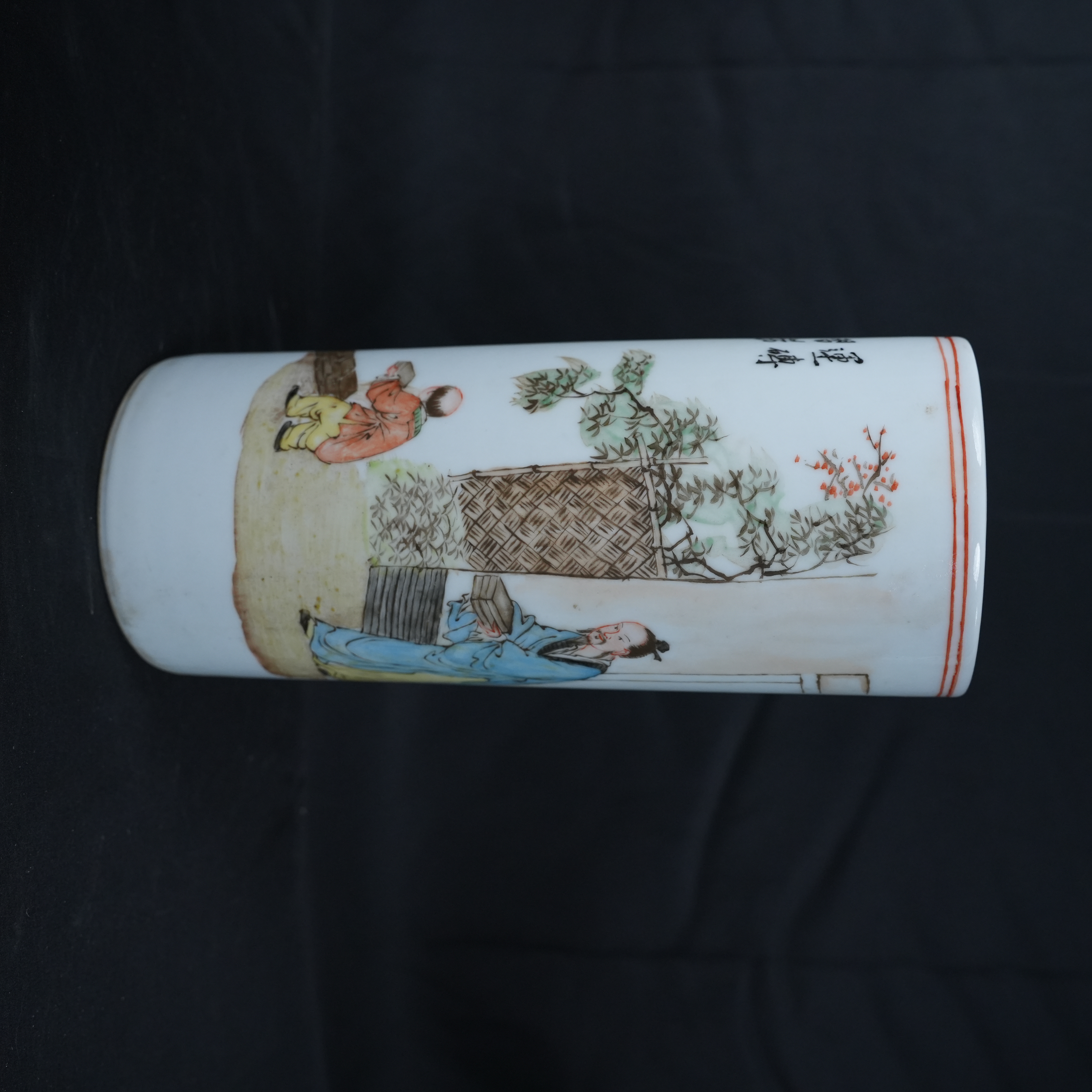 0145浅降彩人物帽筒