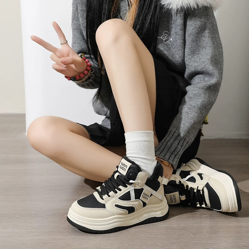 【SiSi】新疆包邮欧洲站加绒保暖高帮2025冬季新款厚底板鞋运动鞋
