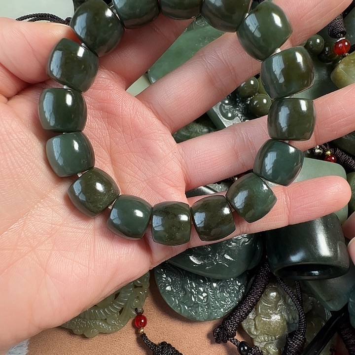 和田玉颈饰未镶嵌