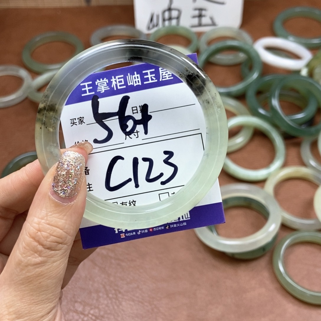 岫玉手镯手镯未镶嵌