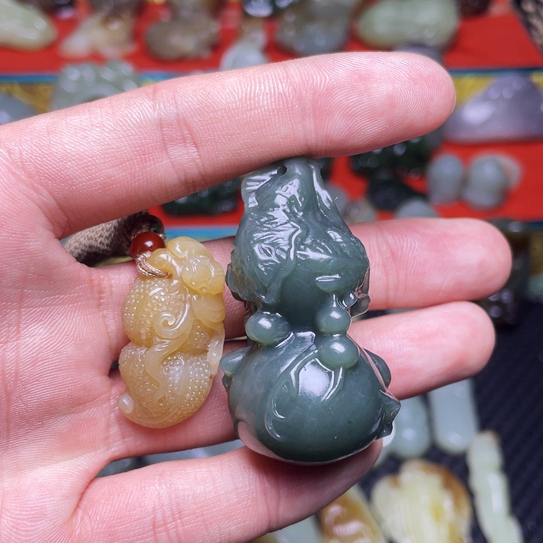 1***4和田玉未镶嵌颈饰