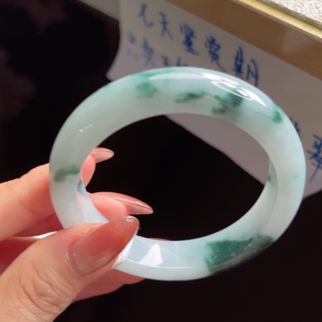 翡翠未镶嵌手镯手镯