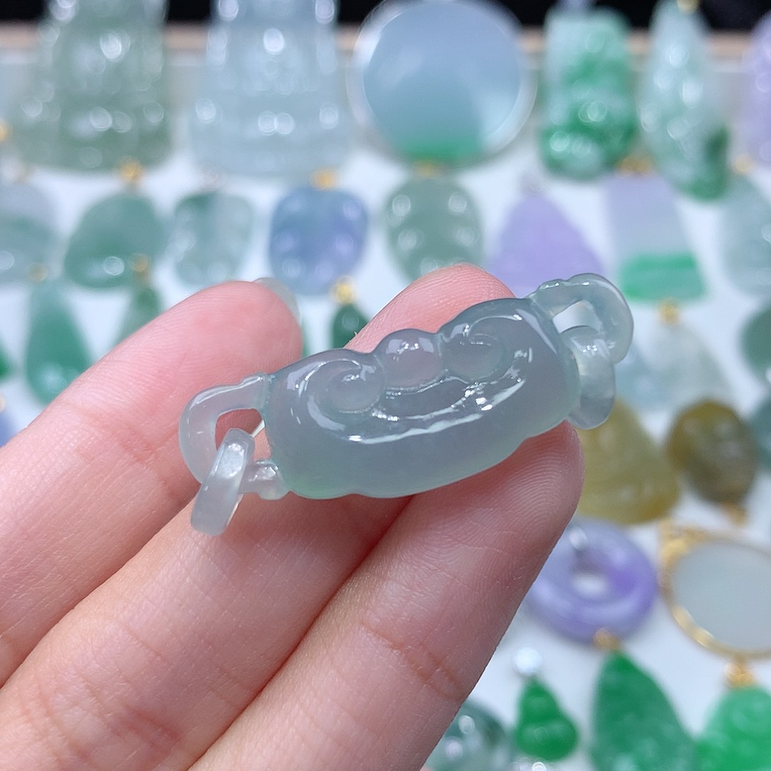 颈饰18K金镶嵌翡翠翡翠