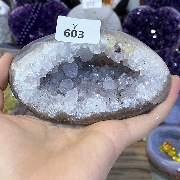 未镶嵌水晶大型摆件（非配饰）
