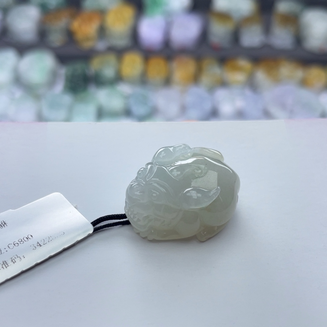 翡翠颈饰未镶嵌貔貅
