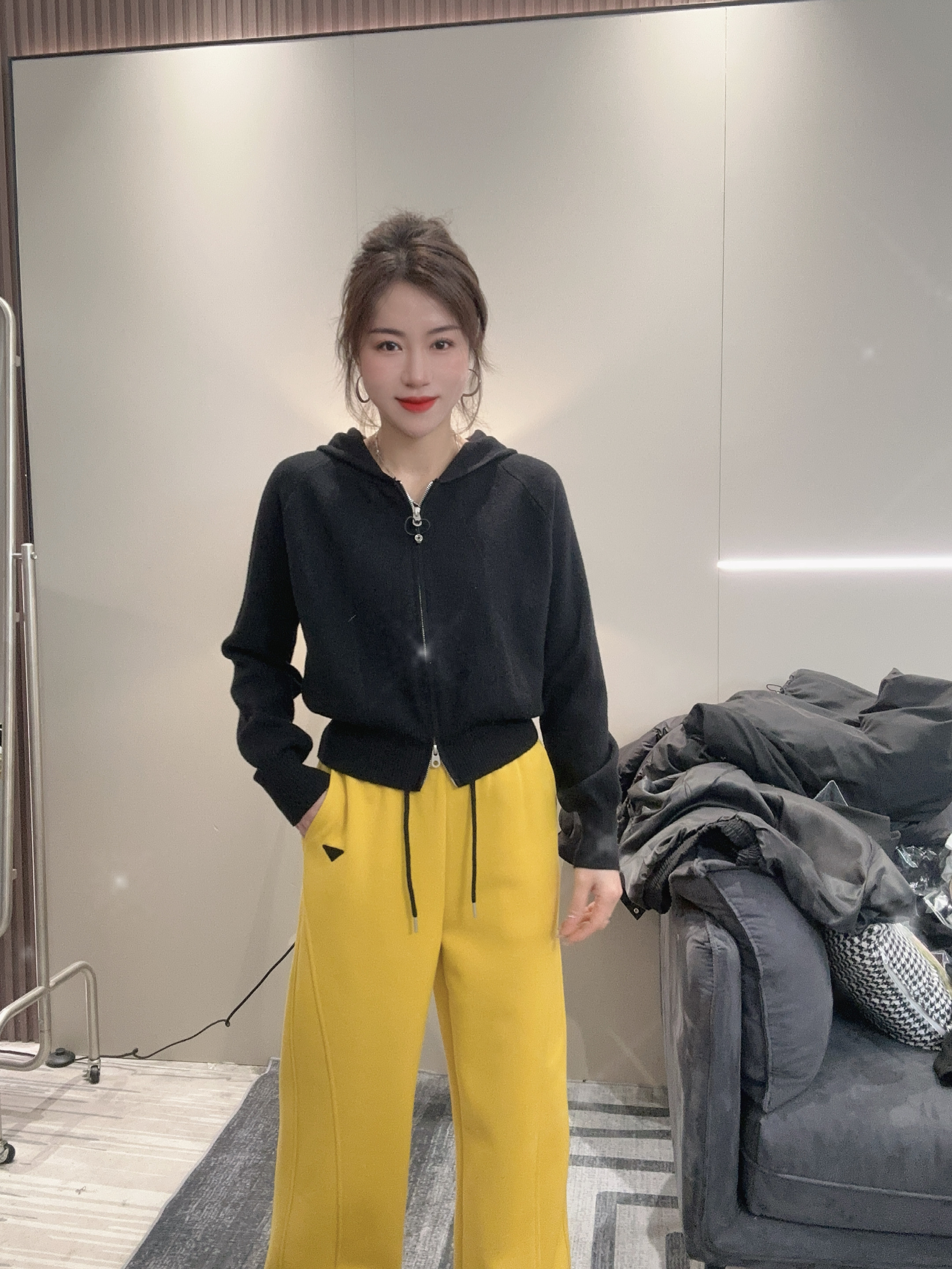 【黄小芳】百搭带帽拉链针织上衣