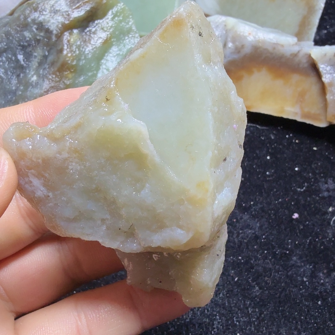 和田玉（糖玉）未镶嵌珠宝半成品