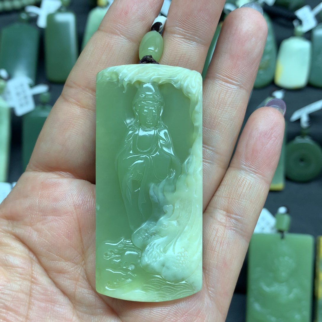 岫岩河磨玉（透闪石质玉）颈饰未镶嵌