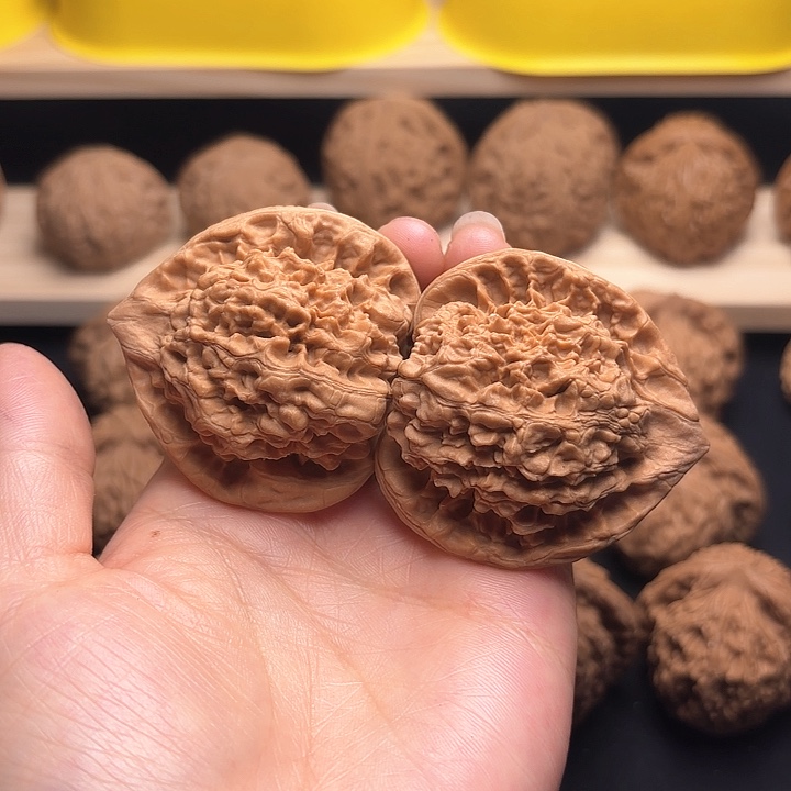 文玩核桃吊坠46官帽