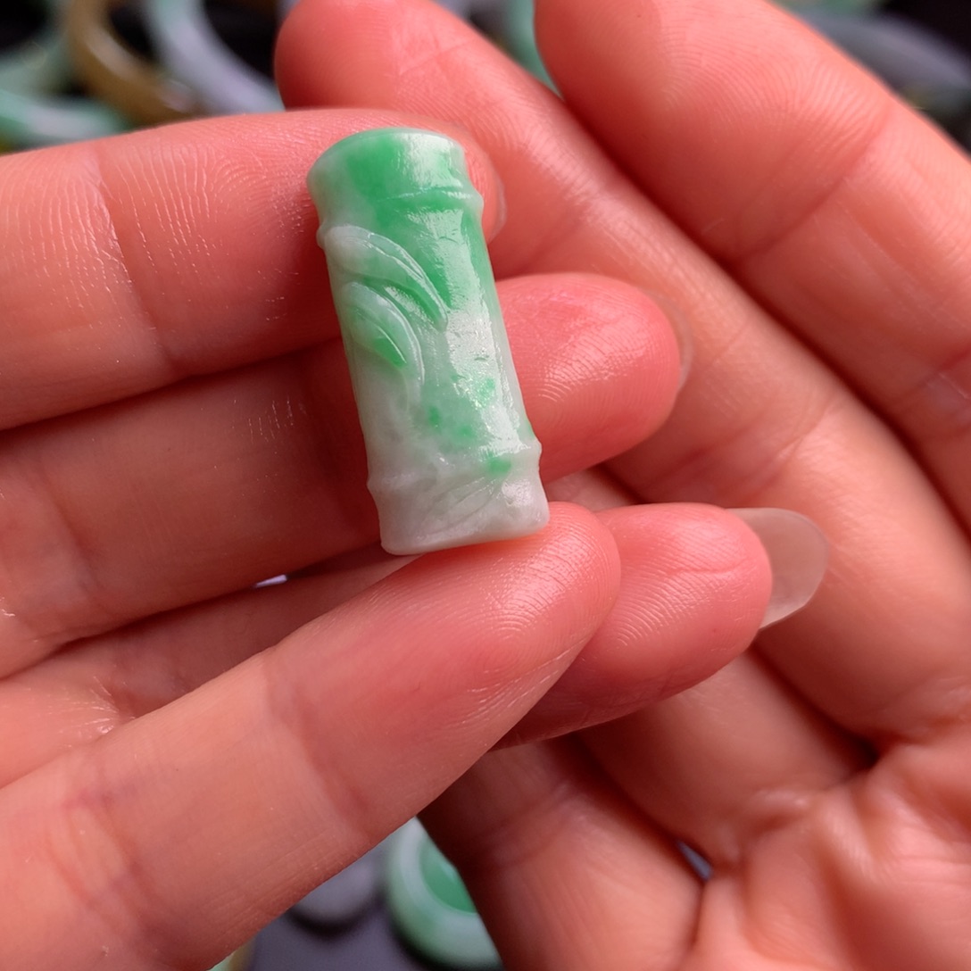 未镶嵌定制翡翠翡翠