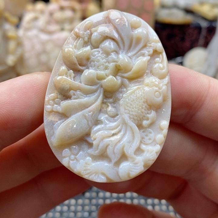 硅化珊瑚（珊瑚玉）颈饰未镶嵌