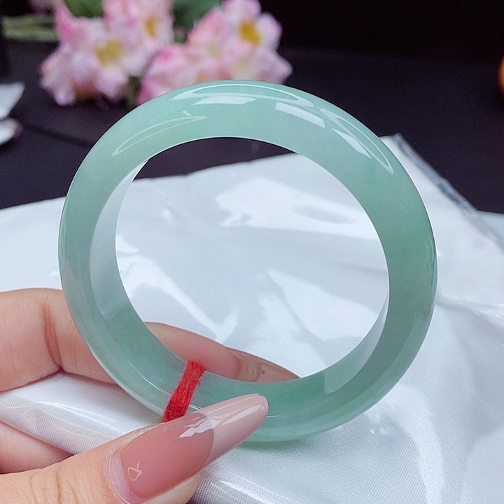 翡翠手镯未镶嵌53圈