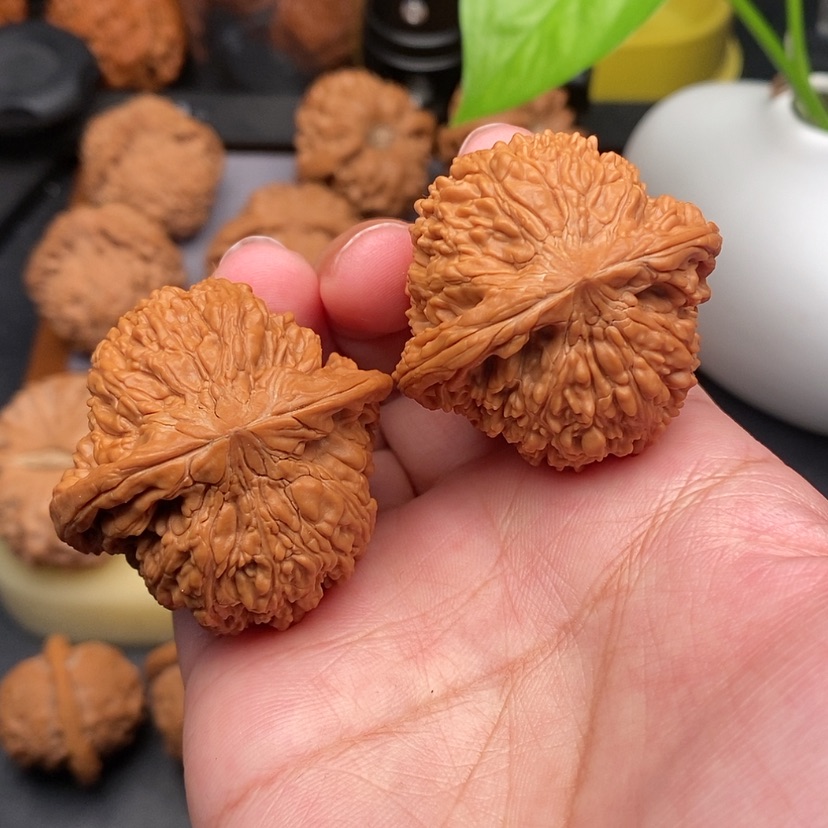【闪购商品】文玩核桃把件满天星全品39.5