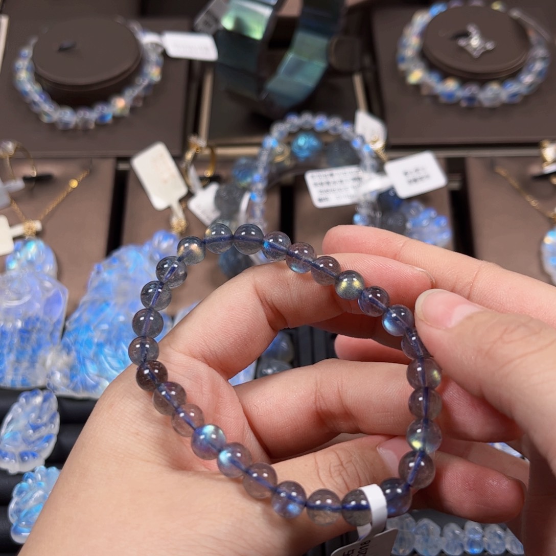 长石手串未镶嵌熊****?7左右