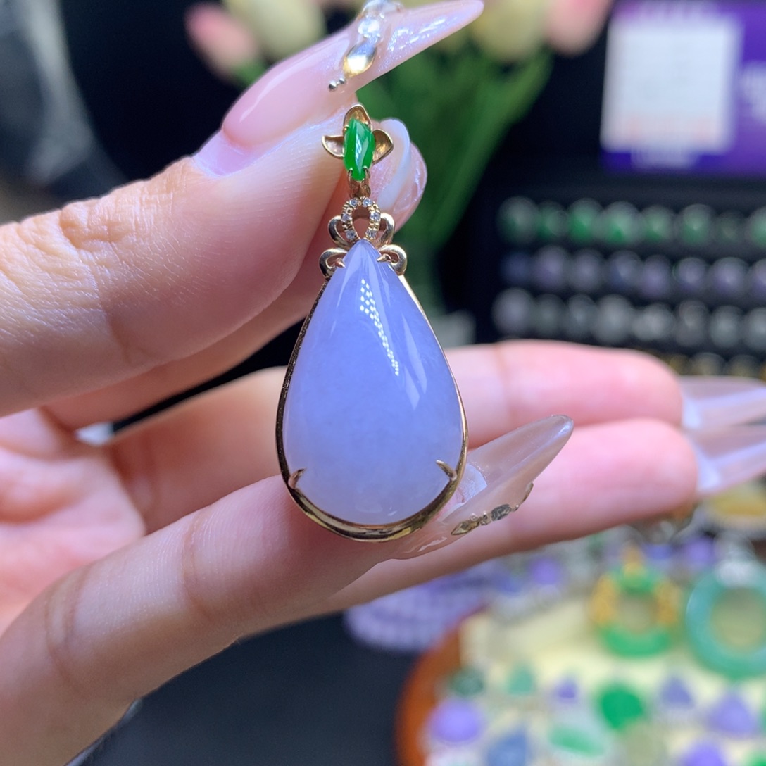 翡翠18K金镶嵌颈饰天然