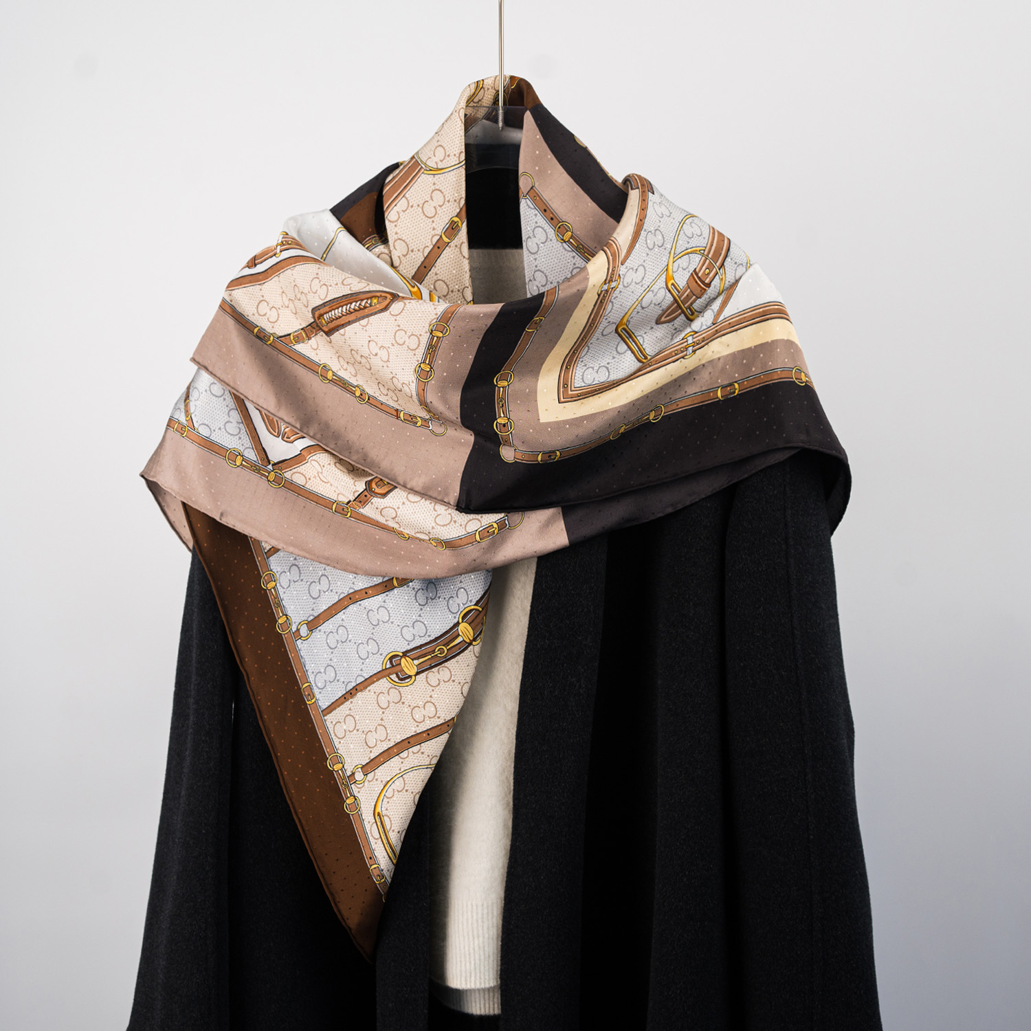 楊楊【中古链条】重磅桑蚕丝桑波缎女士围巾披肩丝巾108*108