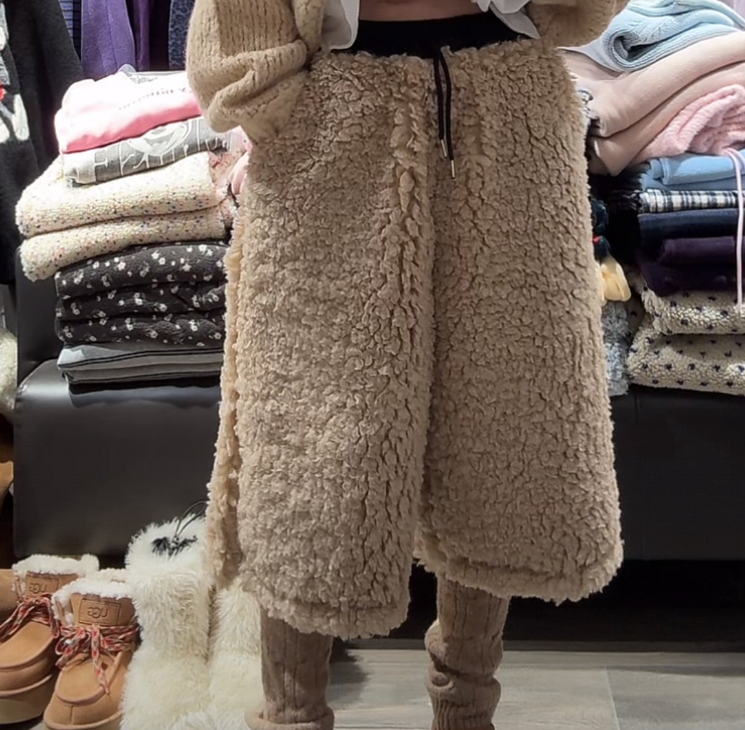 舜 韩代正品杏色毛毛圈圈七分休闲裤女裤