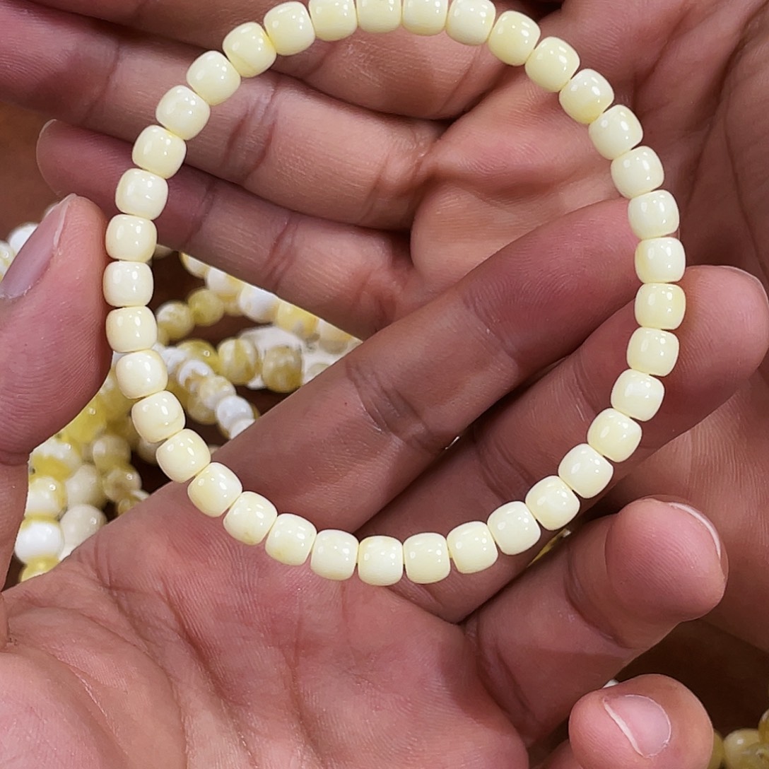 面***包琥珀未镶嵌手链纯蜡5.5m