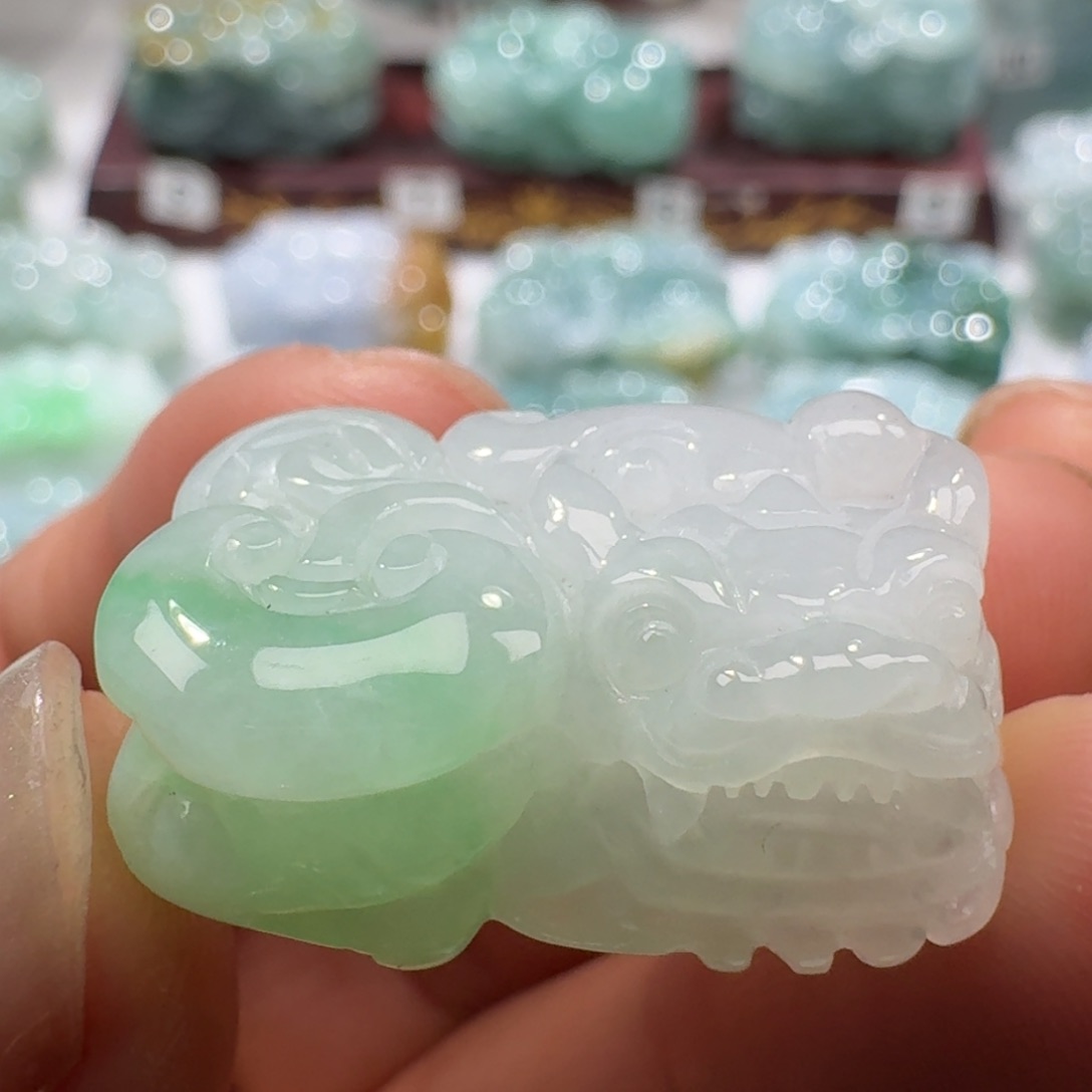 定制翡翠未镶嵌貔貅