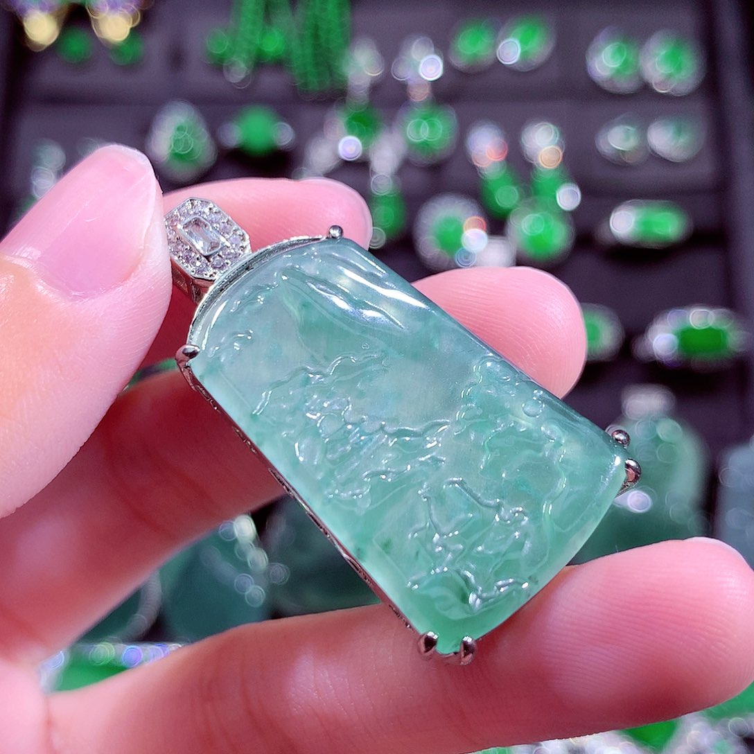 颈饰未镶嵌翡翠天然