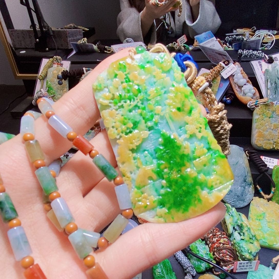 颈饰未镶嵌翡翠翡翠