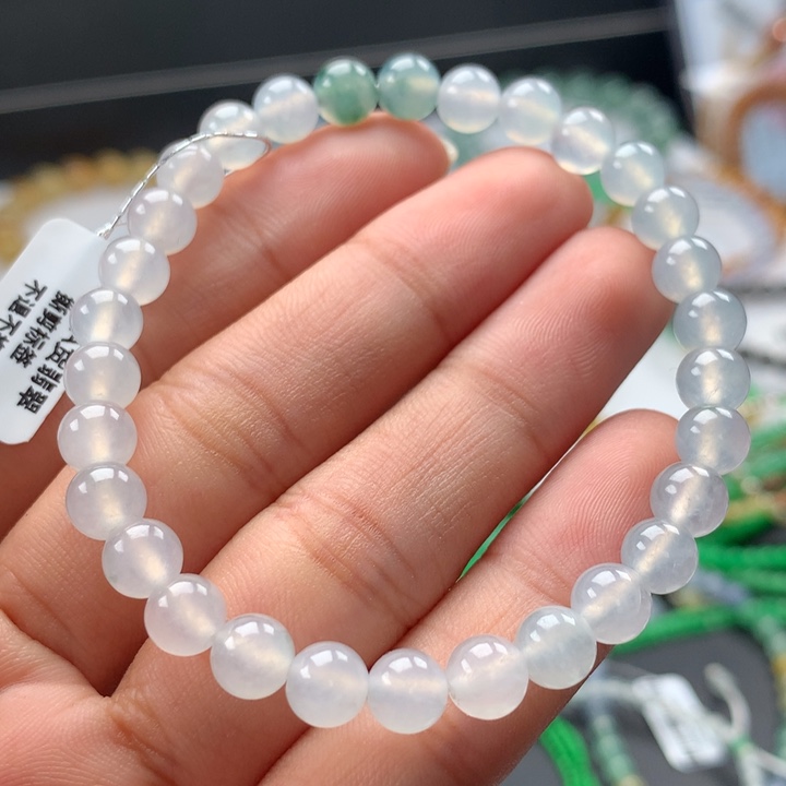 翡翠手镯未镶嵌卡