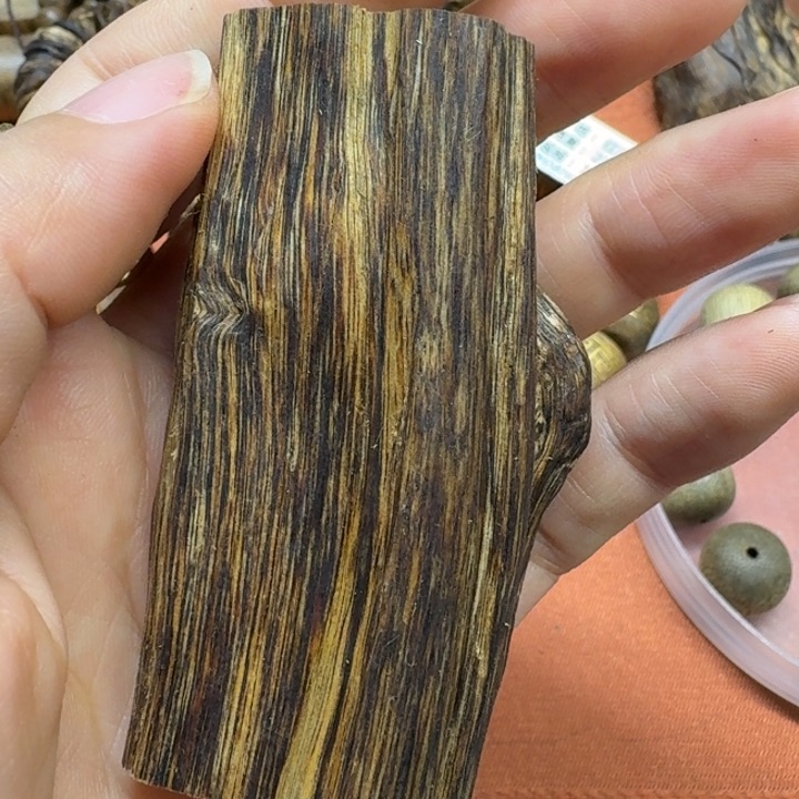 大叶紫檀（黑酸枝木类）