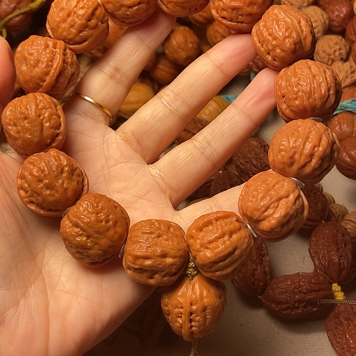 街***铺文玩核桃手串方蹲