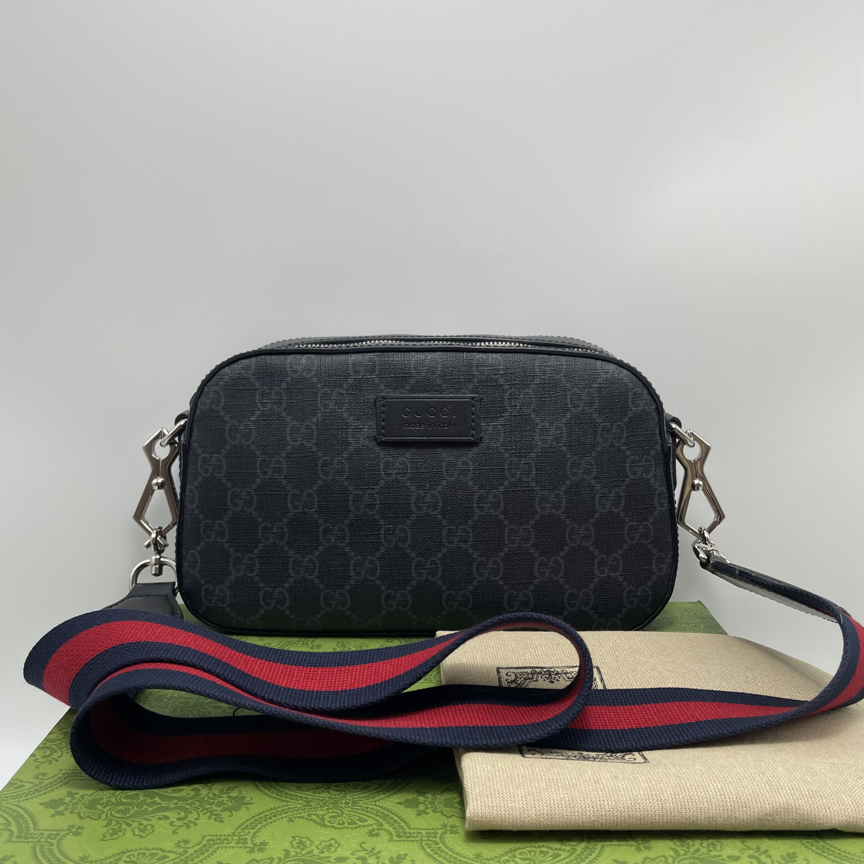 99新 GUCCI/古驰 闲置古驰黑花相机包单肩包106-24/14/7