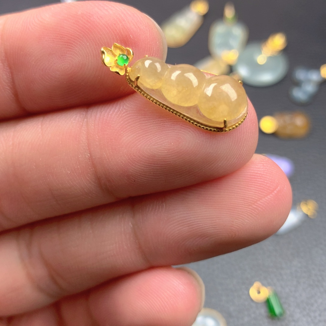 【闪购商品】颈饰18K金镶嵌翡翠翡翠